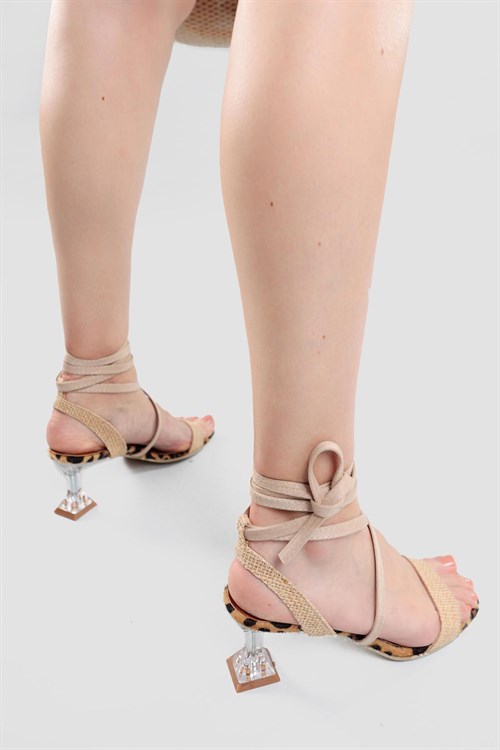 Brenda Bej Hasır Baret Detaylı Bilekten Bağlamalı Topuklu Sandalet