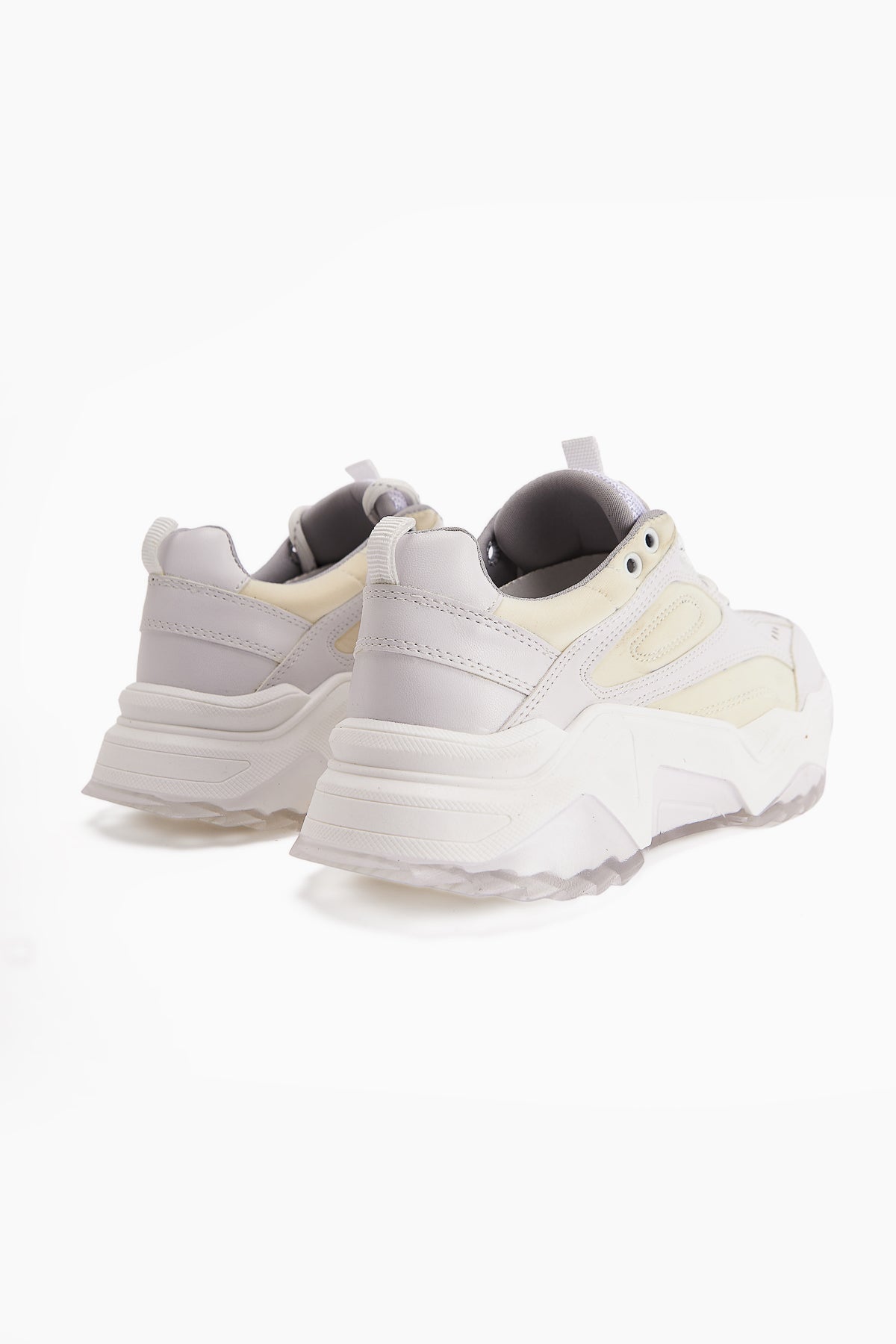 Erla Beyaz Kalın Tabanlı Bağcıklı Kadın Sneakers